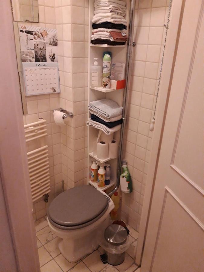 Homey Budget Bedroom Amsterdam Bagian luar foto