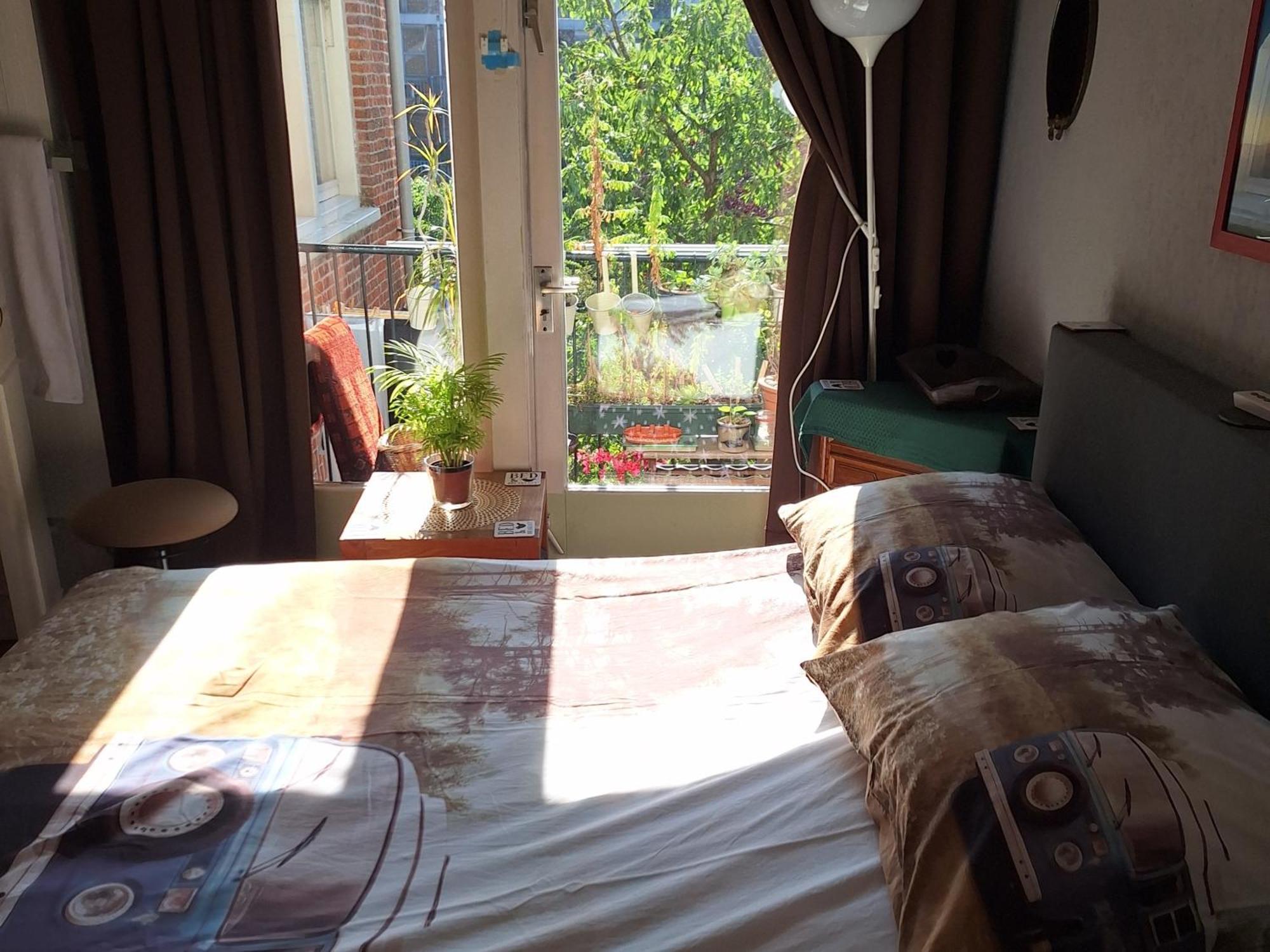 Homey Budget Bedroom Amsterdam Bagian luar foto